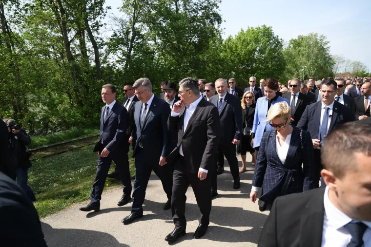Politički šok u Jasenovcu! Nitko nije očekivao ovo od Milanovića i Plenkovića, što javnost ne zna?
