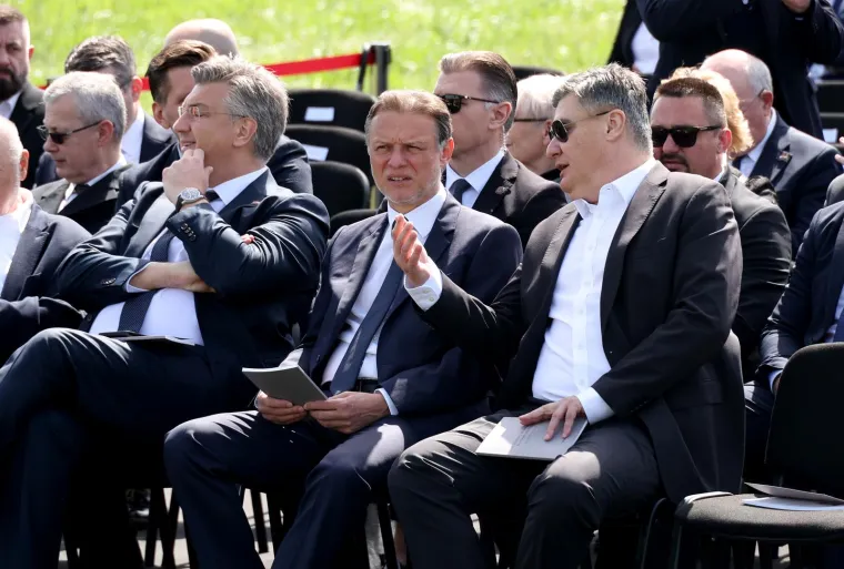 Politički šok u Jasenovcu! Nitko nije očekivao ovo od Milanovića i Plenkovića, što javnost ne zna?