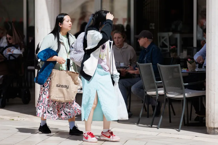 Nitko nije ostao ravnodu&scaron;an: Plavu&scaron;a u minici podigla je temperaturu na zadarskoj &scaron;pici