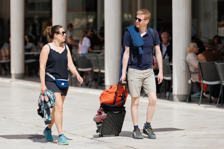 Nitko nije ostao ravnodu&scaron;an: Plavu&scaron;a u minici podigla je temperaturu na zadarskoj &scaron;pici