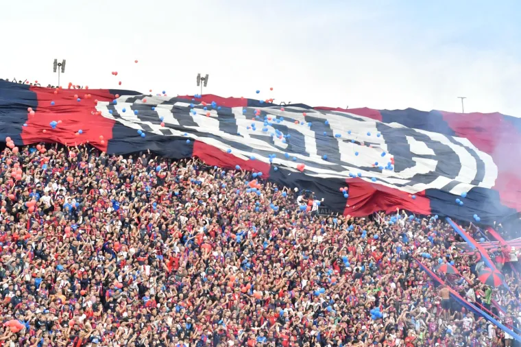 "Kažu da sam bolestan, da me treba zatvoriti &ndash; jer pratim San Lorenzo i ne mogu stati. Volim ići na stadion, uvijek te bodrim &ndash; pobjeđivao ili gubio, ni&scaron;ta drugo mi nije važno"