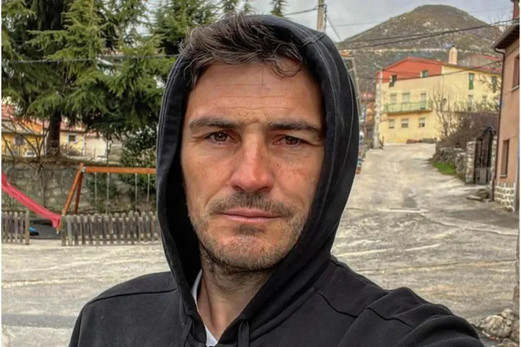 Nedavno je Iker na društvenim mrežama podijelio fotografiju iz jednog mirnog sela, kamo često bježi od gradske vreve i svakodnevice.