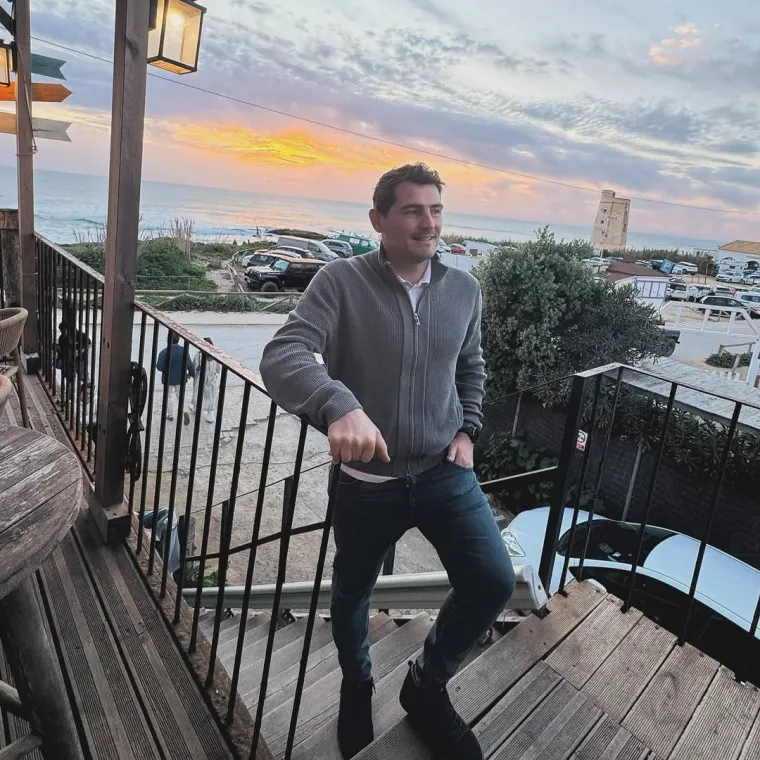 &quot;Ne spavam kako treba. Trudim se izgledati kao da sam dobro, ali zapravo ne uživam u životu. Puštam stare pjesme, ali više ne mogu sanjati&quot;. iskreno je priznao.