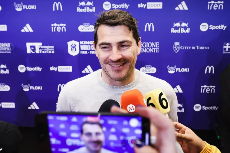 &quot;Izgleda da te udario vlak&quot;, našalio se njegov bivši suigrač Gerard Piqué, pokušavajući možda barem na trenutak vratiti osmijeh na lice nekadašnjem junaku s gol-linije.