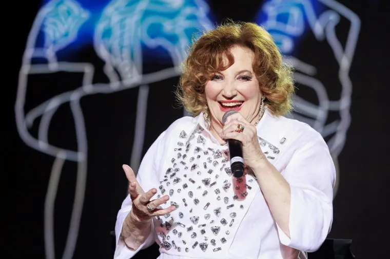 Tereza Kesovija