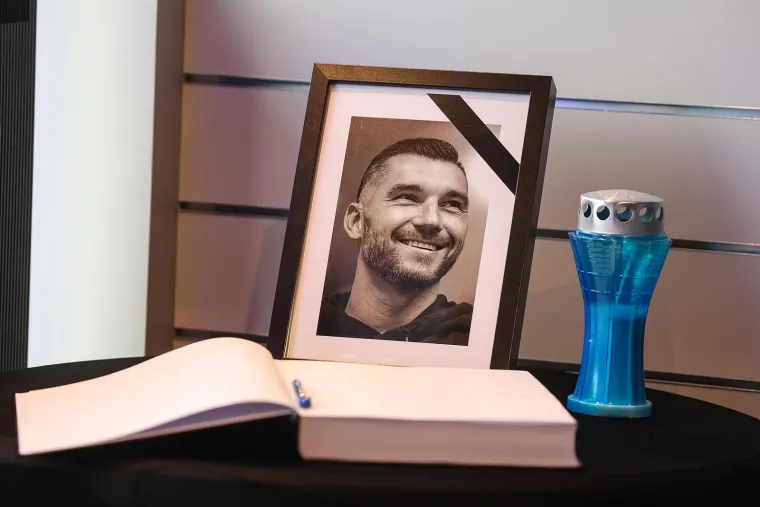 Otvorena knjiga žalosti za Pokrivača: Među prvima se upisao Zajec, evo što je napisao