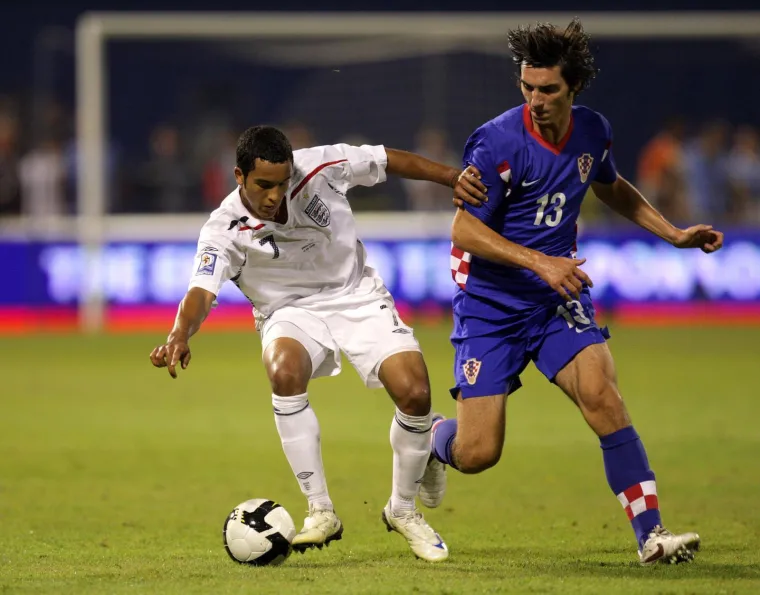 10. 09. 2008., Zagreb - Maksimir. Stadion Dinama. Kvalifikacijska utakmica za Svjetsko nogometno prvenstvo u Južnoafričkoj republici (JAR) 2010. godine. Utakmica između hrvatske i engleske reprezentacije. Walcott Theo i Nikola Pokrivač. 