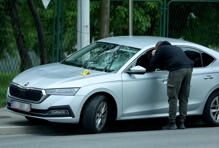 Policajci ih opkolili nasred ceste. Pokušali su pobjeći, ali nije im bilo spasa
