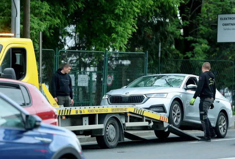 Policajci ih opkolili nasred ceste. Pokušali su pobjeći, ali nije im bilo spasa