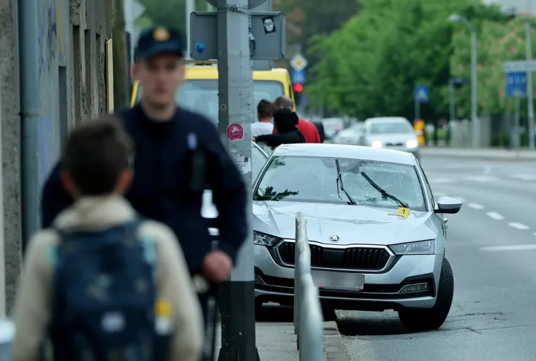 Policajci ih opkolili nasred ceste. Pokušali su pobjeći, ali nije im bilo spasa