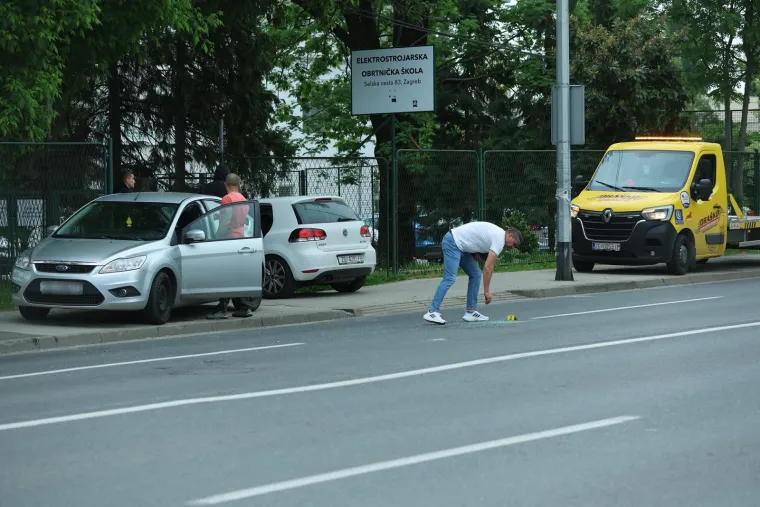 Policajci ih opkolili nasred ceste. Pokušali su pobjeći, ali nije im bilo spasa