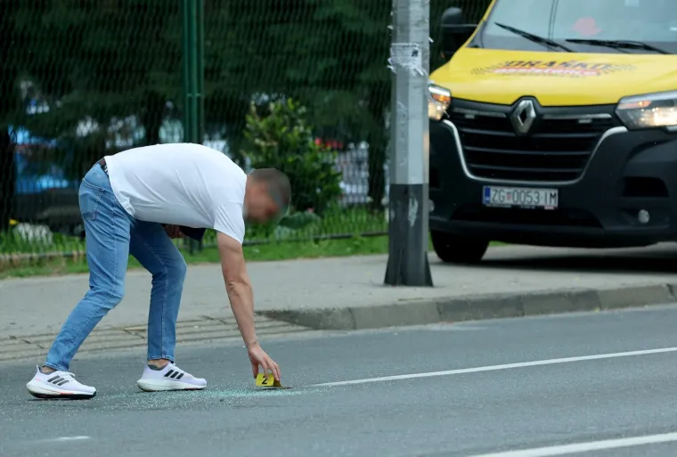 Policajci ih opkolili nasred ceste. Pokušali su pobjeći, ali nije im bilo spasa