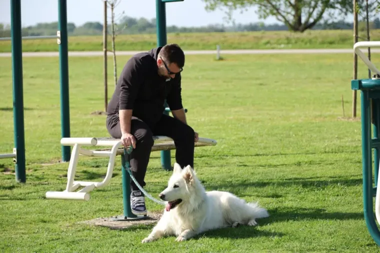 Jedna u bijelom, druga u crnom: Ove mlade Međimurke su svima zapele za oko