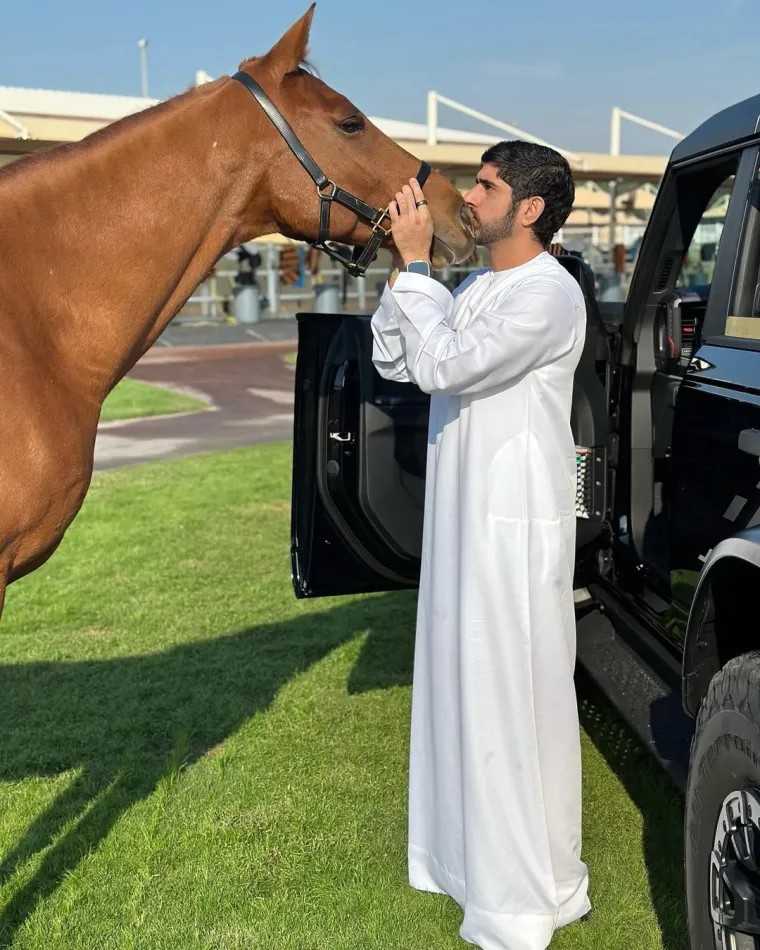 Ovo je princ Dubaija: Oženio rođakinju, a njegov luksuzni život prati 17 milijuna ljudi