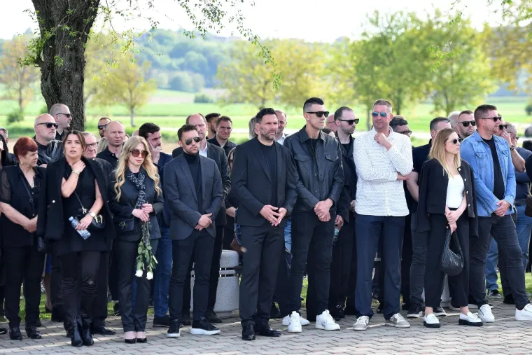 Posljednji ispraćaj Nikole Pokrivača. Prisustvovali brojni velikani hrvatskog nogometa