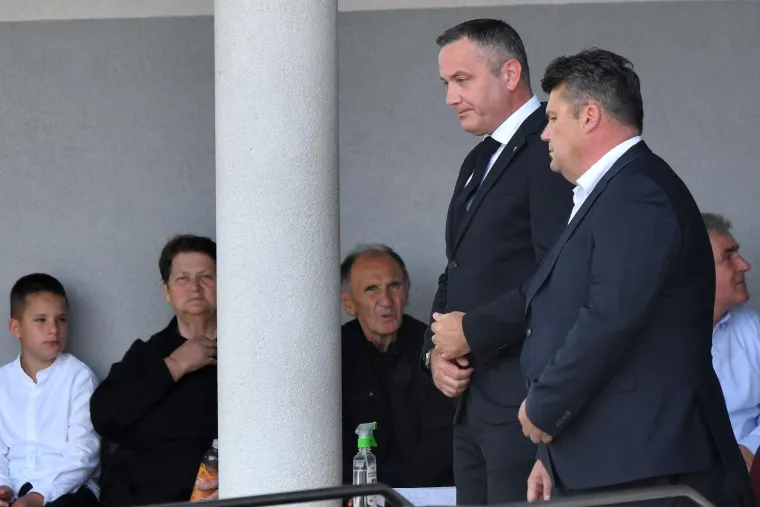 HNS je u Međimurje stigao predvođen predsjednikom Marijanom Kustićem, menadžericom A reprezentacije Ivom Olivari, izbornikom U-21 vrste Ivicom Olićem.