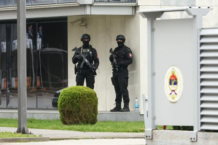 Duge cijevi i opaki momci: Naoružani specijalci čuvaju Milorada Dodika