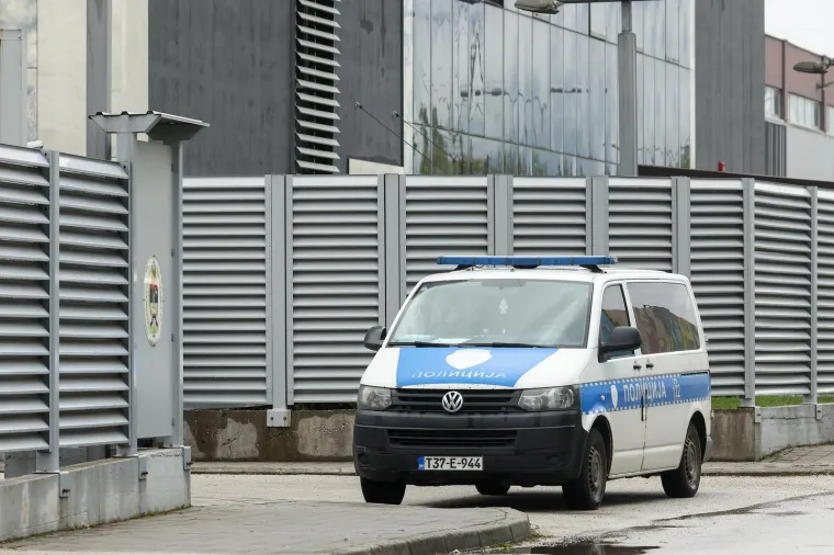 Duge cijevi i opaki momci: Naoružani specijalci čuvaju Milorada Dodika