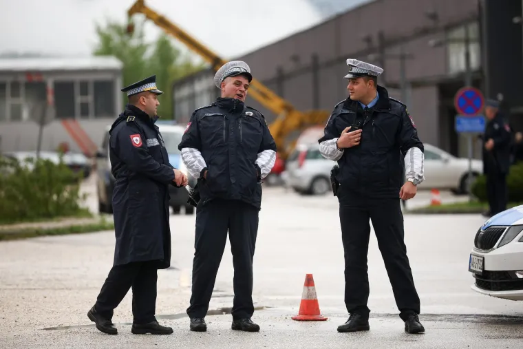 Duge cijevi i opaki momci: Naoružani specijalci čuvaju Milorada Dodika