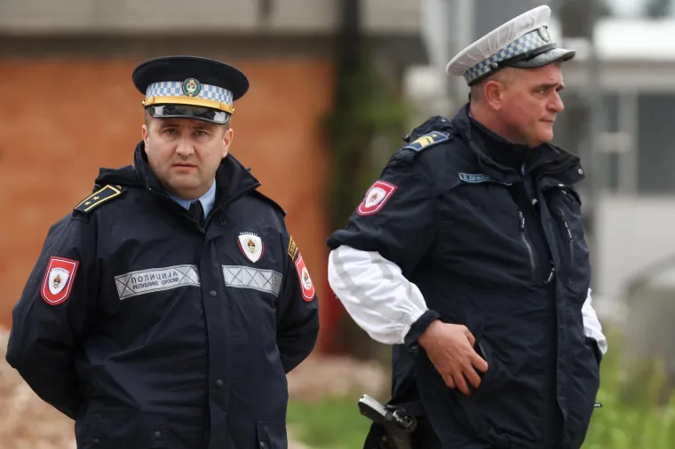 Duge cijevi i opaki momci: Naoružani specijalci čuvaju Milorada Dodika