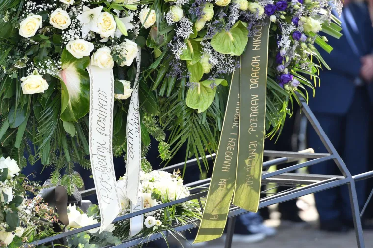 Podsjetimo, Nikola je bio u BMW-u zagrebačkih registracija s trojicom suigrača iz Vojnića. Poginuo je i vozač Audija koji se direktno zabio u BMW. U nesreći je bilo i vi&scaron;e ozlijeđenih.