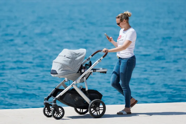 Zadar u pravom ljetnom điru: Zgodne Dalmatinke osvojile &scaron;picu u haljinama i kratkim hlačama