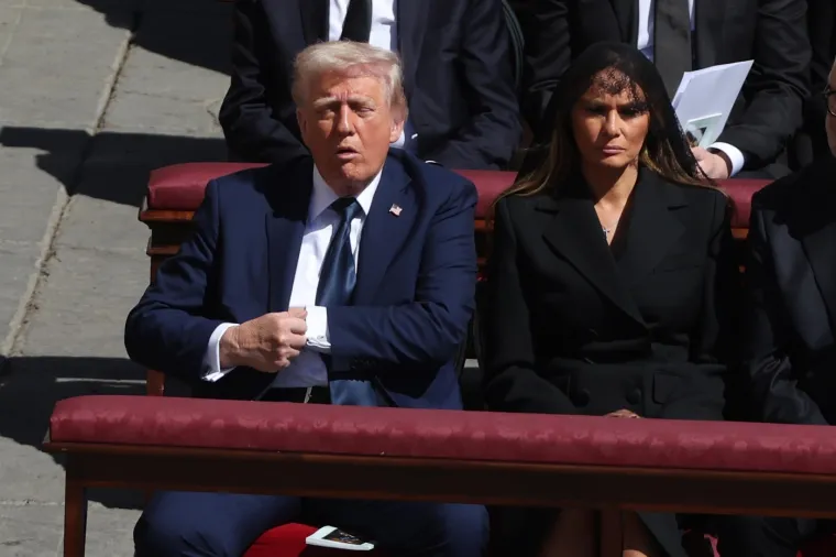 Predsjednik SAD-a Donald Trump sa suprugom Melanijom Trump
