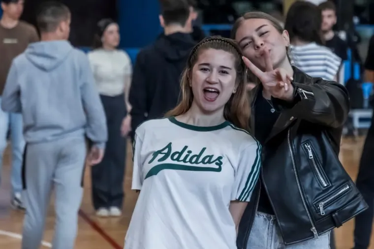 Osječki maturanti nisu se sramili pokazati svoje plesne vještine na podiju