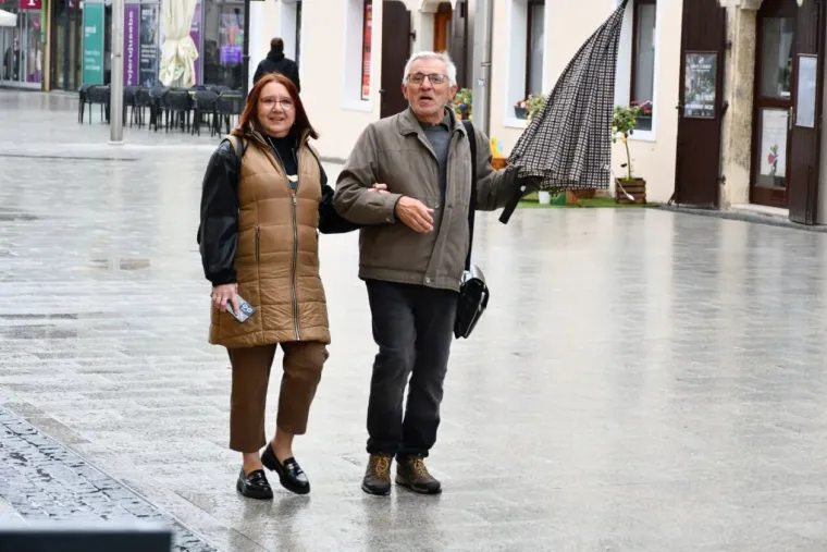 Kao da je pao snijeg: Čakovčanke se zabundale za šetnju gradom