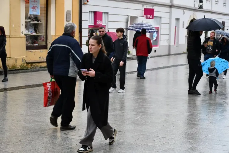 Kao da je pao snijeg: Čakovčanke se zabundale za šetnju gradom