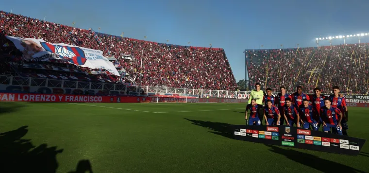 Pogledajte dirljive fotografije iz Papine domovine, a njegov nogometni klub napravio je pravi spektakl