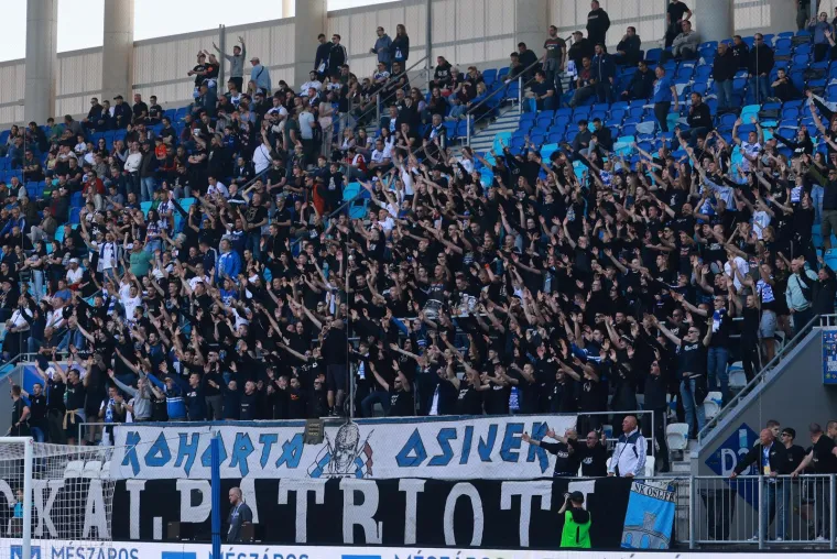 Tijekom utakmice Kohorta, navijačka skupina Osijeka, je podigla poruku na kojoj je pisalo sljedeće - 'Gaze te sada kada si najranjivija, napu&scaron;tena, pojedincima prepu&scaron;tena, ali neboj se. Sad kad ti je najteže vidi&scaron; tko od tebe ne odustaje!'