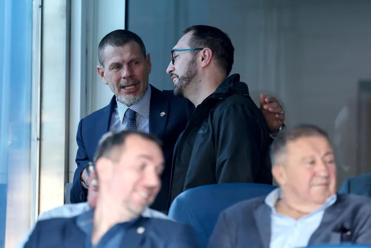 Izgledalo je kao da su jako dobro raspoloženi, jesu li možda razgovarali o novom stadionu Dinama?