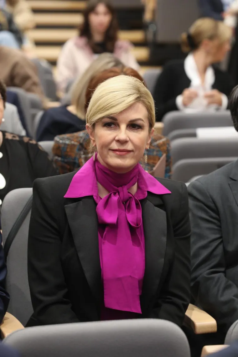 Kolinda Grabar-Kitarović nikad nije podbacila: Ovo su njena najbolja modna izdanja