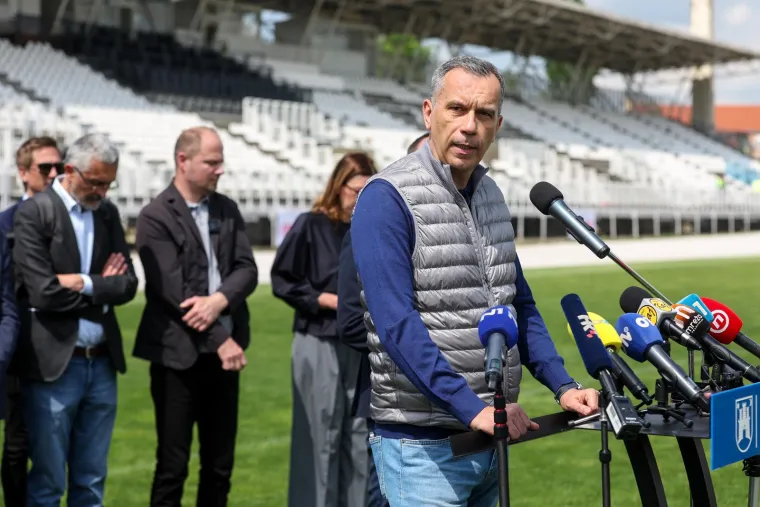 Boban i Zajec zasukali rukave i dohvatili lopate: Pogledajte kako izgleda početak radova u Kranjčevićevoj