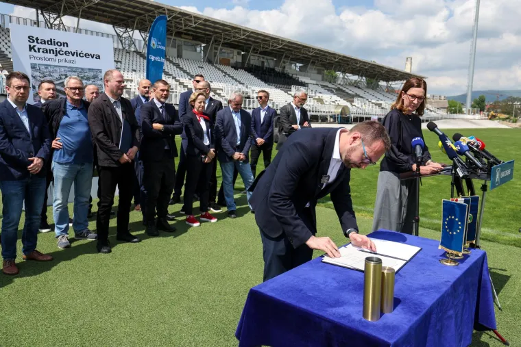 Boban i Zajec zasukali rukave i dohvatili lopate: Pogledajte kako izgleda početak radova u Kranjčevićevoj