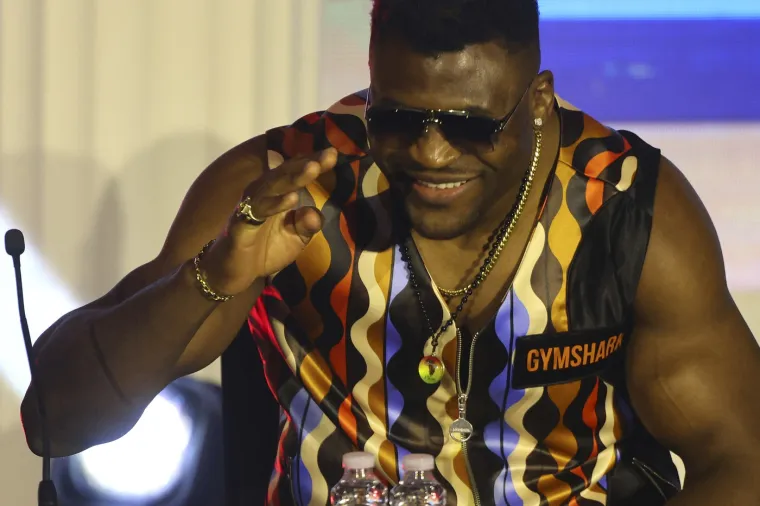 Francis Ngannou motorom naletio na maloljetnicu: Ozljede su bile prete&scaron;ke, preminula u bolnici