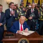 Ublaženi su propisi o zaštiti okoliša povezani s proizvodnjom ugljena, što je dio Trumpovog prioriteta za povećanje proizvodnje energije u SAD-u.&apos;Drill, baby, drill&apos;, moto je ove kampanje.