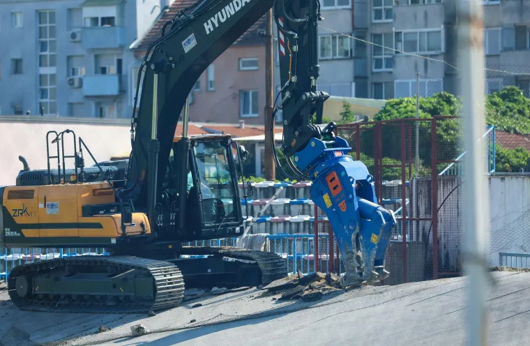Rušenje Kranjčevićeve u punom jeku, evo fotografija: Biciklistima je bolje da ovo ne gledaju