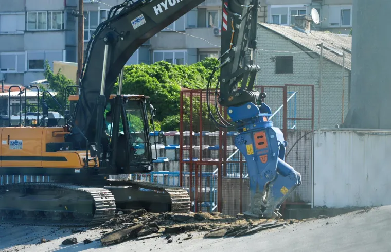 Ru&scaron;enje Kranjčevićeve u punom jeku, evo fotografija: Biciklistima je bolje da ovo ne gledaju