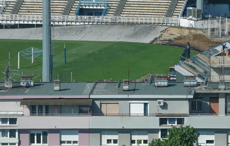 Ru&scaron;enje Kranjčevićeve u punom jeku, evo fotografija: Biciklistima je bolje da ovo ne gledaju