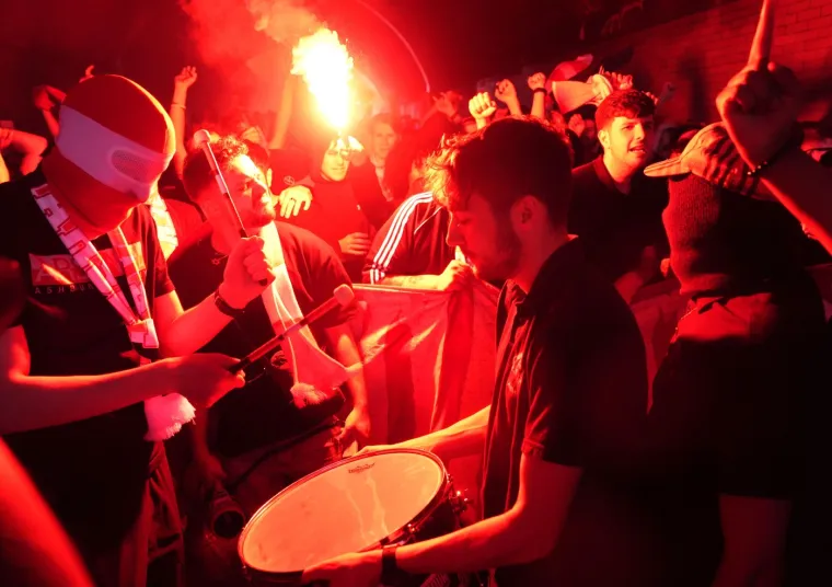 Parižani su u drugom dijelu drugog poluvremena uspjeli umrtviti igru, a u 84. i 85. minuti su imali velike prilike za povećanje vodstva. Prvo su Hakimi, Ramos i Barcola s nekoliko brzih proigravanja iz igre izbacili čitavu obranu Arsenala, ali je Barcola pucao tik pored vratnice, da bi potom Ramos prihvatio jedno dugo ispucavanje, ali njegov udarac je odsjeo na gredi.