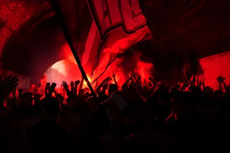 Ultrasi PSG-a napravili ludnicu na Emiratesu: Zasjenili i koreografiju domaćina u Londonu