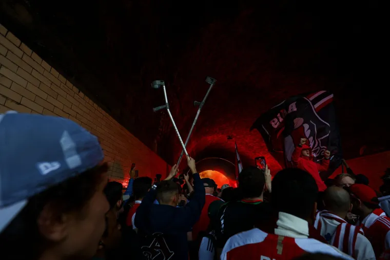 Ultrasi PSG-a napravili ludnicu na Emiratesu: Zasjenili i koreografiju domaćina u Londonu