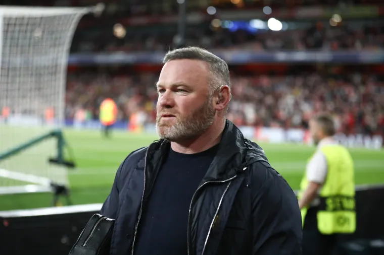 KAKVA LEGENDA: Wayne Rooney snimljen na Emiratesu.
