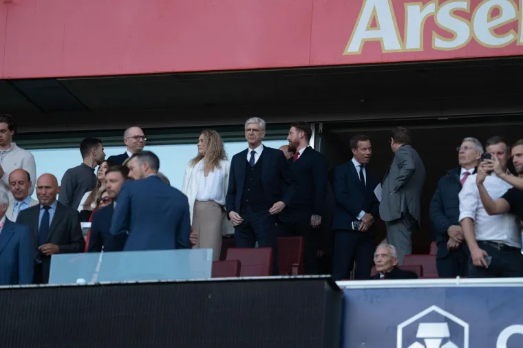 TRENERSKA IKONA: Arsene Wenger u svečanoj loži na Emiratesu. 