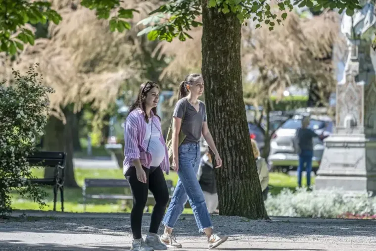 Karlovačka špica poput modne piste: Prolaznica u kratkoj haljini sve zasjenila