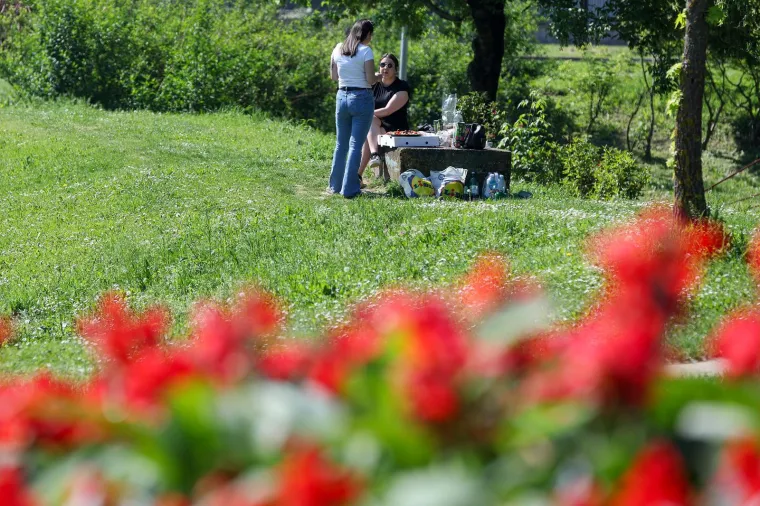 Sunce, zajedništvo i dobar zalogaj, Hrvati stvarno znaju kako uživati. 
