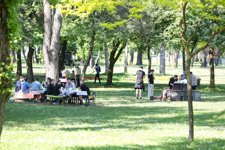 Ro&scaron;tilj i grah po cijeloj Hrvatskoj! Od Čakovca preko Osijeka do Vodica: Dimi se i ori od pjesme