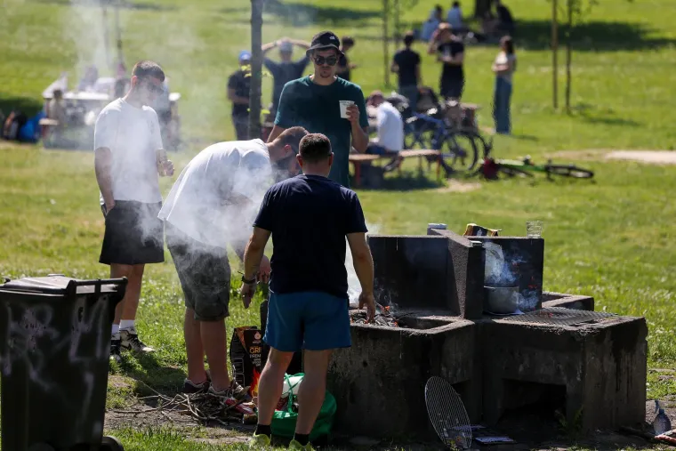 Ro&scaron;tilj i grah po cijeloj Hrvatskoj! Od Čakovca preko Osijeka do Vodica: Dimi se i ori od pjesme